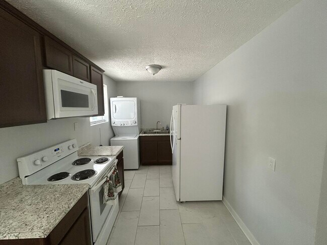 Foto del edificio - 1114 Cedar Ave S