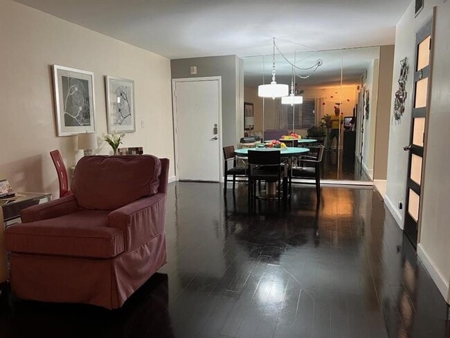 Foto del edificio - 1950 N Andrews Ave