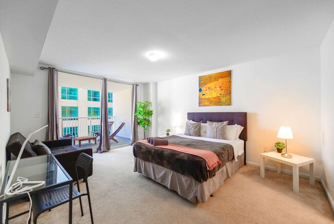 Building Photo - 1200 Brickell Bay Dr