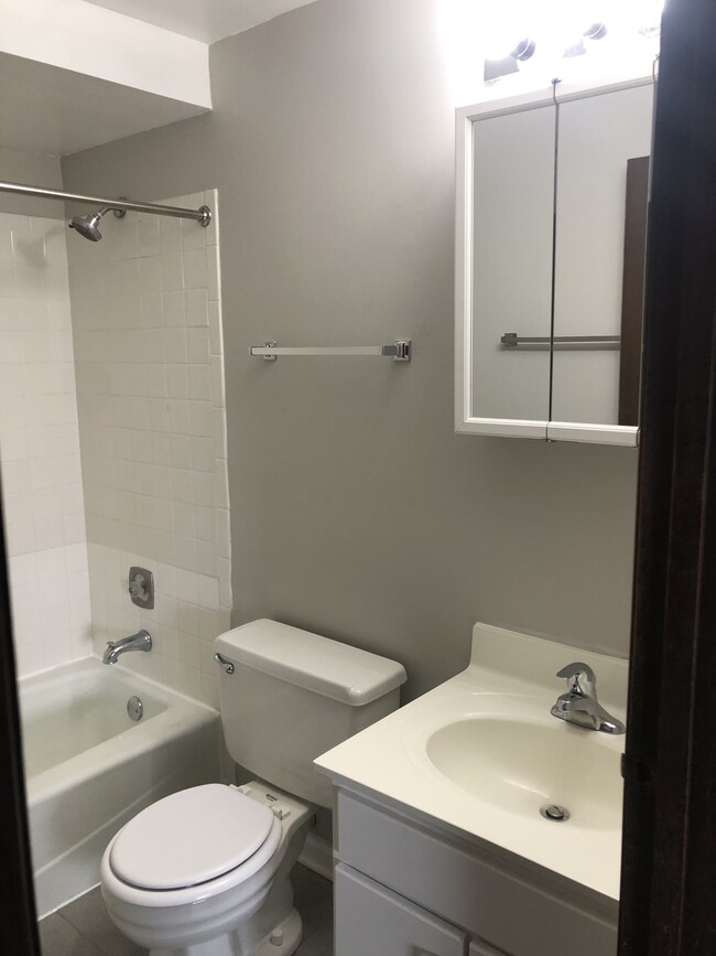 Foto del edificio - 140 Orchard Ct