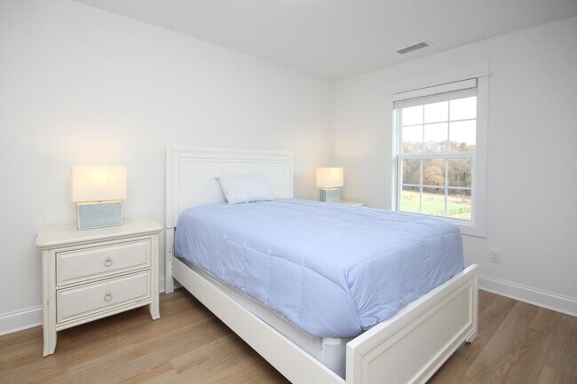 Foto del edificio - Luxury Three Bedroom Townhome in Lincolnton