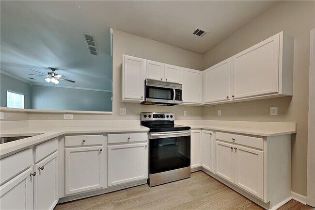 Foto del edificio - 457 Lily Shoals Ln