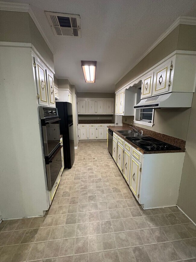 Foto del edificio - Beautiful 3 Bedroom Southern Hills Home