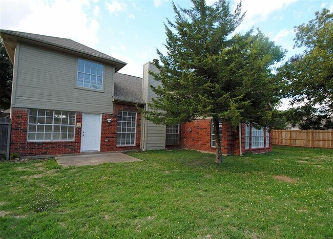 Building Photo - 5630 Whisper Ridge Dr