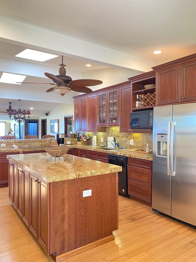 Building Photo - Oceanfront Home on Oahu's North Shore with Spa. Hale Oka Nunu