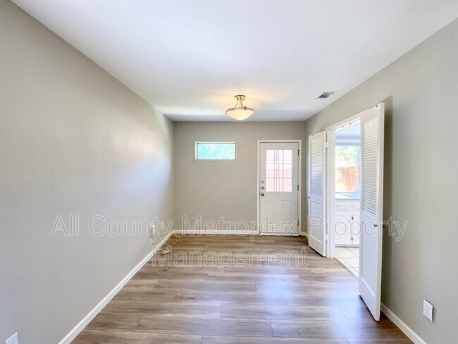 Building Photo - 2023 Inverness Dr