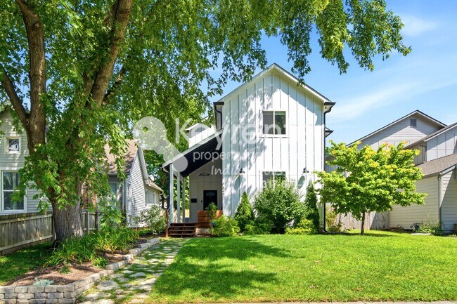 Foto del edificio - Move-In Ready 4-Bedroom Home with Granite Kitchen & Fenced Yard
