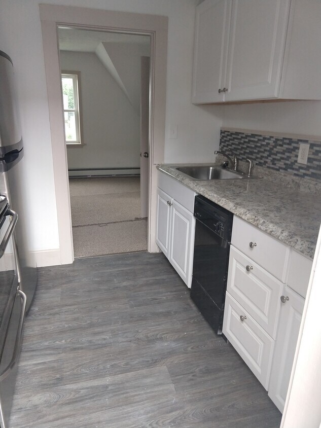 kitchen - 10 Danforth St