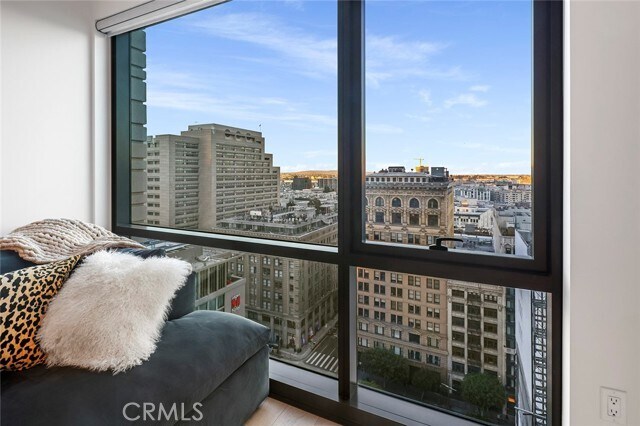 Foto del edificio - 400 S Broadway