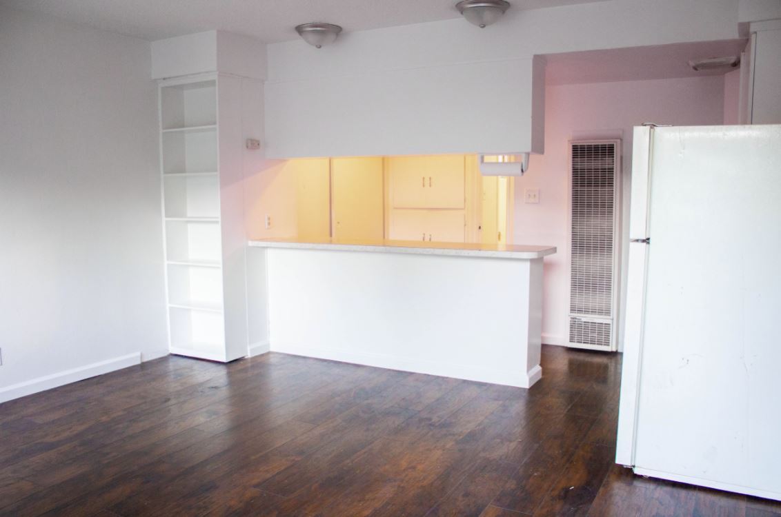 Primary Photo - 423 W 21st St