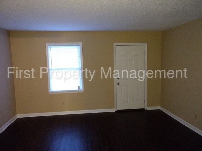 Building Photo - 5334 Matthews Dr