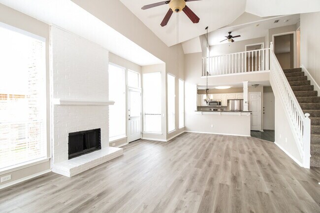 Building Photo - 1332 Overlook Dr