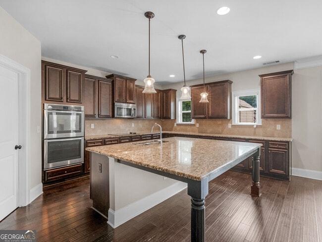 Building Photo - 185 Regency Pl