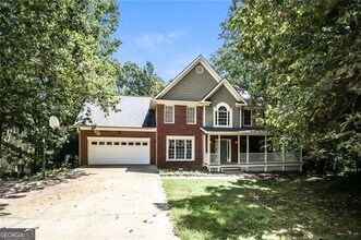Building Photo - 2550 Highland Pointe Dr