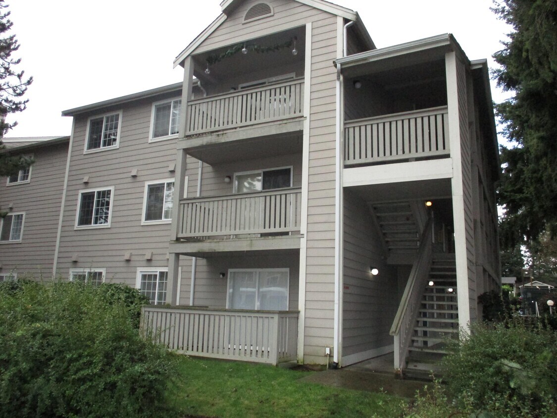Primary Photo - 215 100th St SW