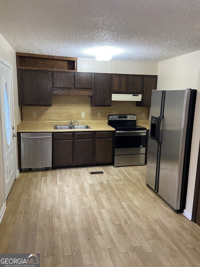 Foto del edificio - 4112 Zoar Church Rd SW