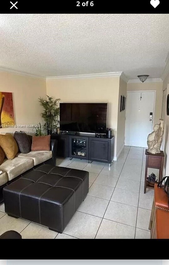 Foto principal - 9300 W Flagler St