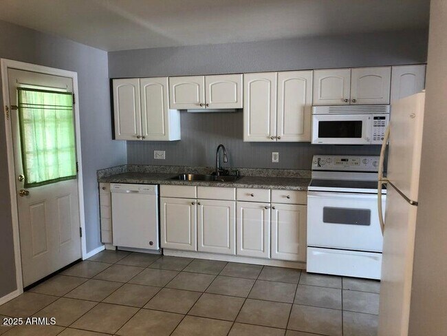 Building Photo - 1862 S Buena Vista Dr
