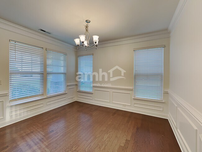 Foto del edificio - 1003 Forestway Ct