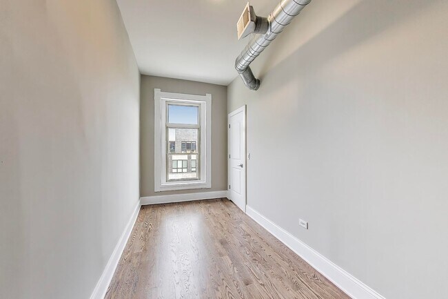 Foto del edificio - 1429 W. Grand(AKA 1117 Hoyne)
