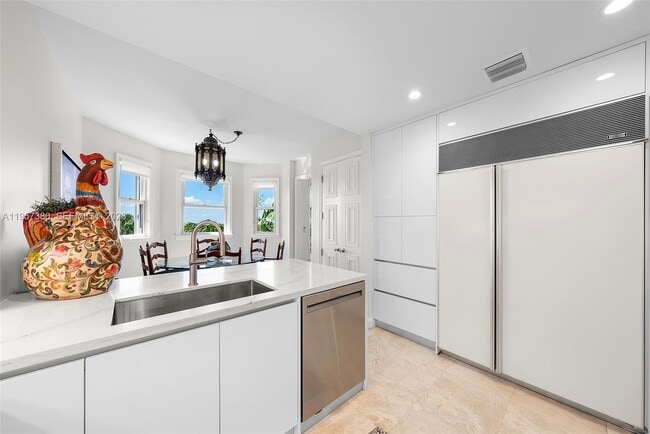 Building Photo - 13633 Deering Bay Dr