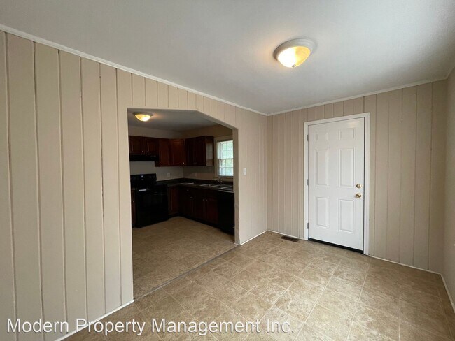 Building Photo - 4 br, 1 bath House - 1425 N. Limestone St