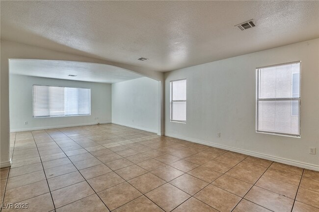 Building Photo - 6348 Kenny Heights Ct