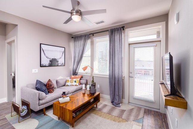 Living Room - AMLI Littleton Village