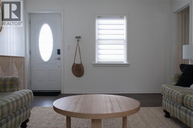 Building Photo - 7424 Lakeshore Rd