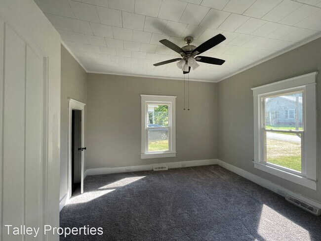 Building Photo - 3 br, 2 bath House - 10 Walnut Street