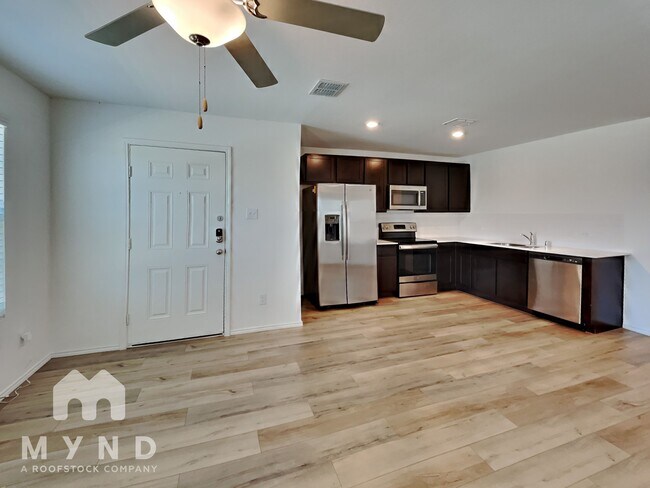 Foto del edificio - 308 Branch Village Way