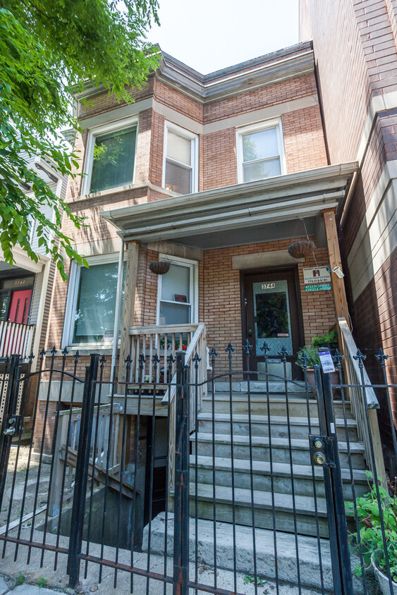 Foto principal - 3744 N Ashland Ave