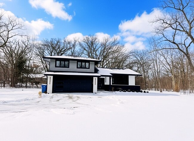 Building Photo - 12407 91st Ave