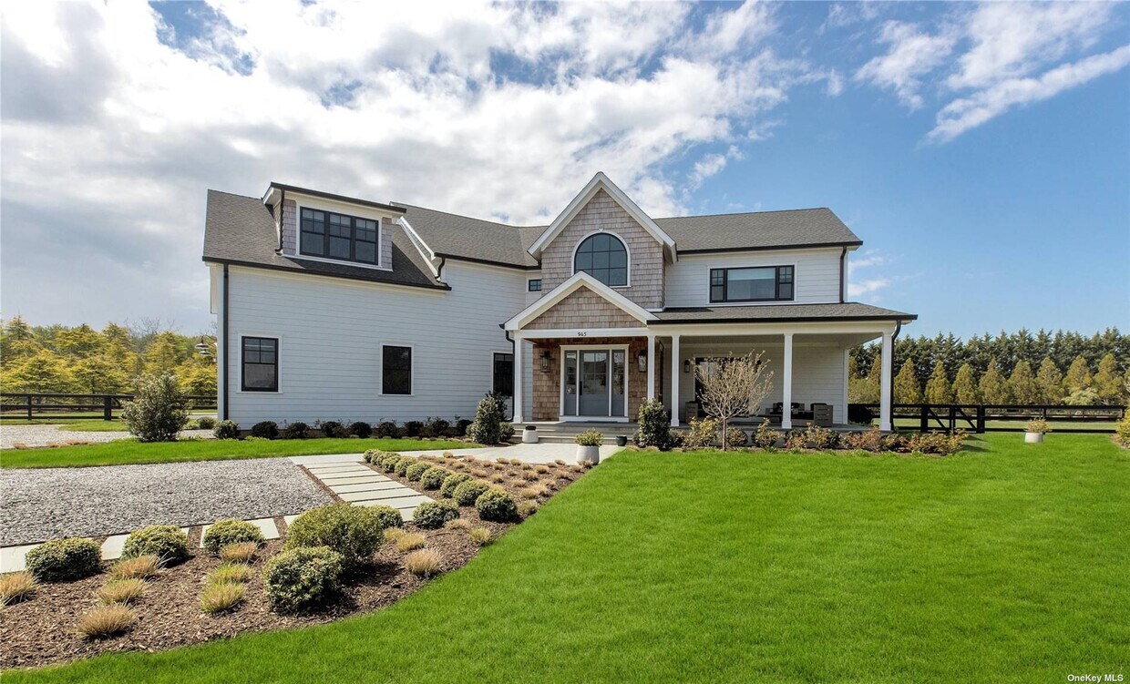 Foto principal - 945 Royalton Row