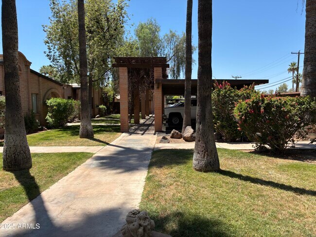 Foto del edificio - 3066 N 32nd St