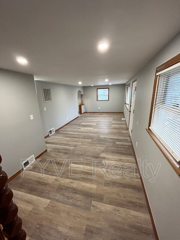 Building Photo - 2827 Mckinley St