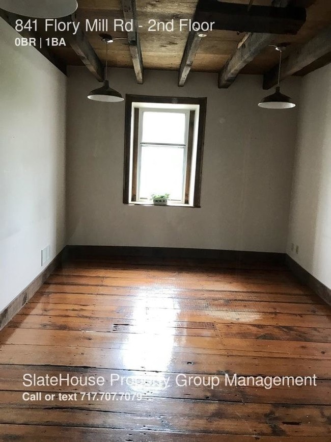 Building Photo - bedroom in Lancaster PA 17601