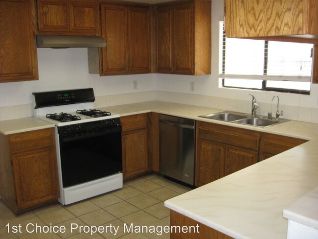 Foto del edificio - 3 br, 2.5 bath House - 4425 Via Santa Maria