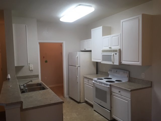 Foto del edificio - Two Bedroom Two Bathroom Unit in Southern ...