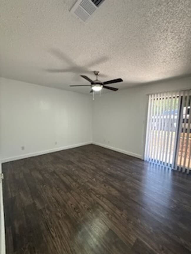 Interior Photo - Townhollow Apartments