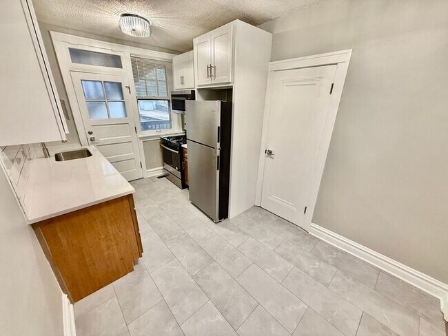 Foto del edificio - 1240 Hawthorne Pl