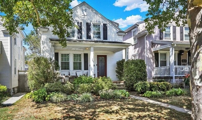 Building Photo - 813 N Franklin St