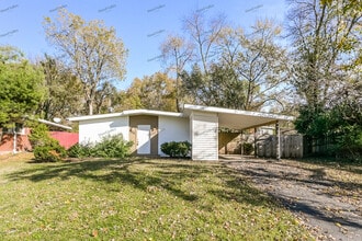 Building Photo - 6932 Woodhurst Dr