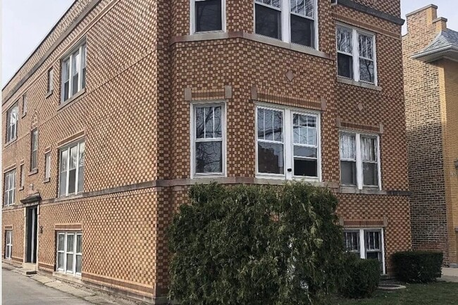 Building Photo - 2126 Kenilworth Ave