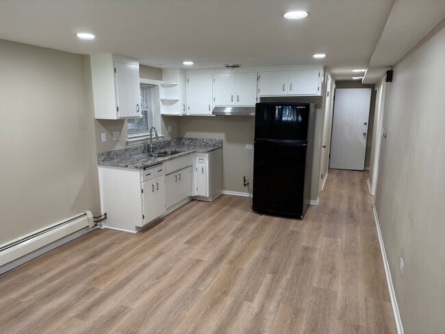 Photo - 5913 W Addison St (Chicago, IL) Apartment
