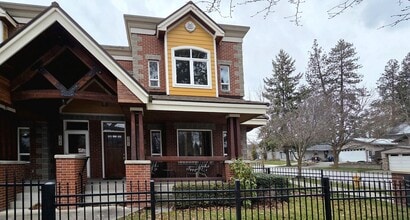 Building Photo - 301 S 11th St