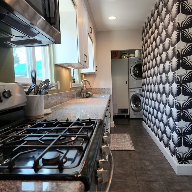 Building Photo - Northpark 3bed 1 bath house, Upgraded in  ...