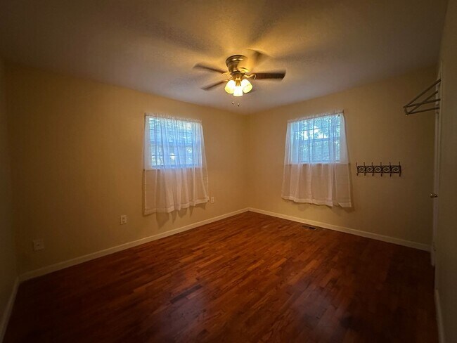 Building Photo - Welcome to your new home in the heart of R...