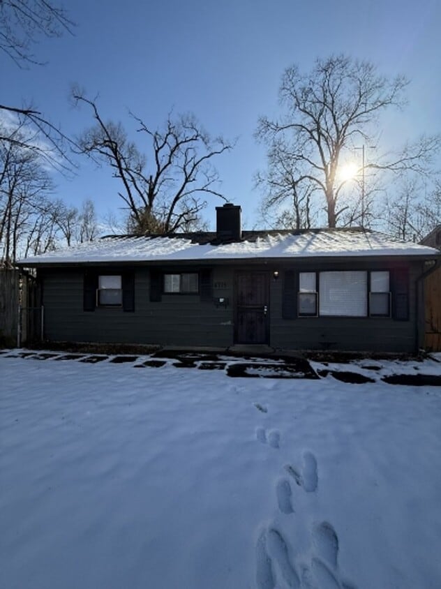 Accepting Housing Voucher! 3 Bed 1 Bath! - Accepting Housing Voucher! 3 Bed 1 Bath!