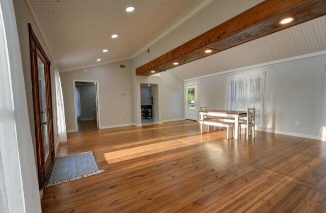 Foto del edificio - 23950 Coats Rd